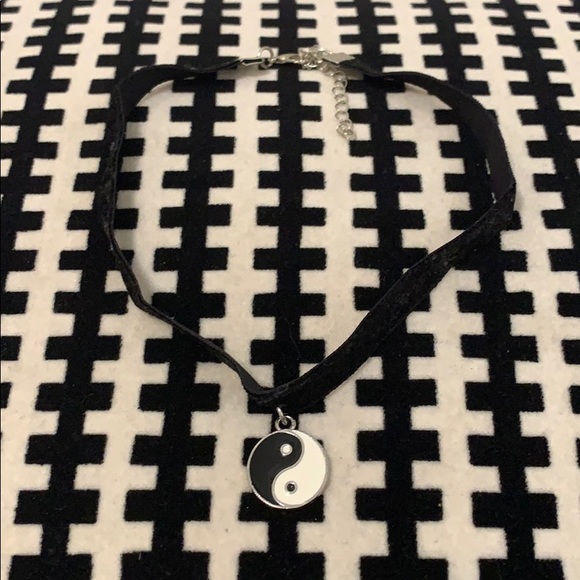 Yin Yang Velvet Choker - Picture 1 of 2